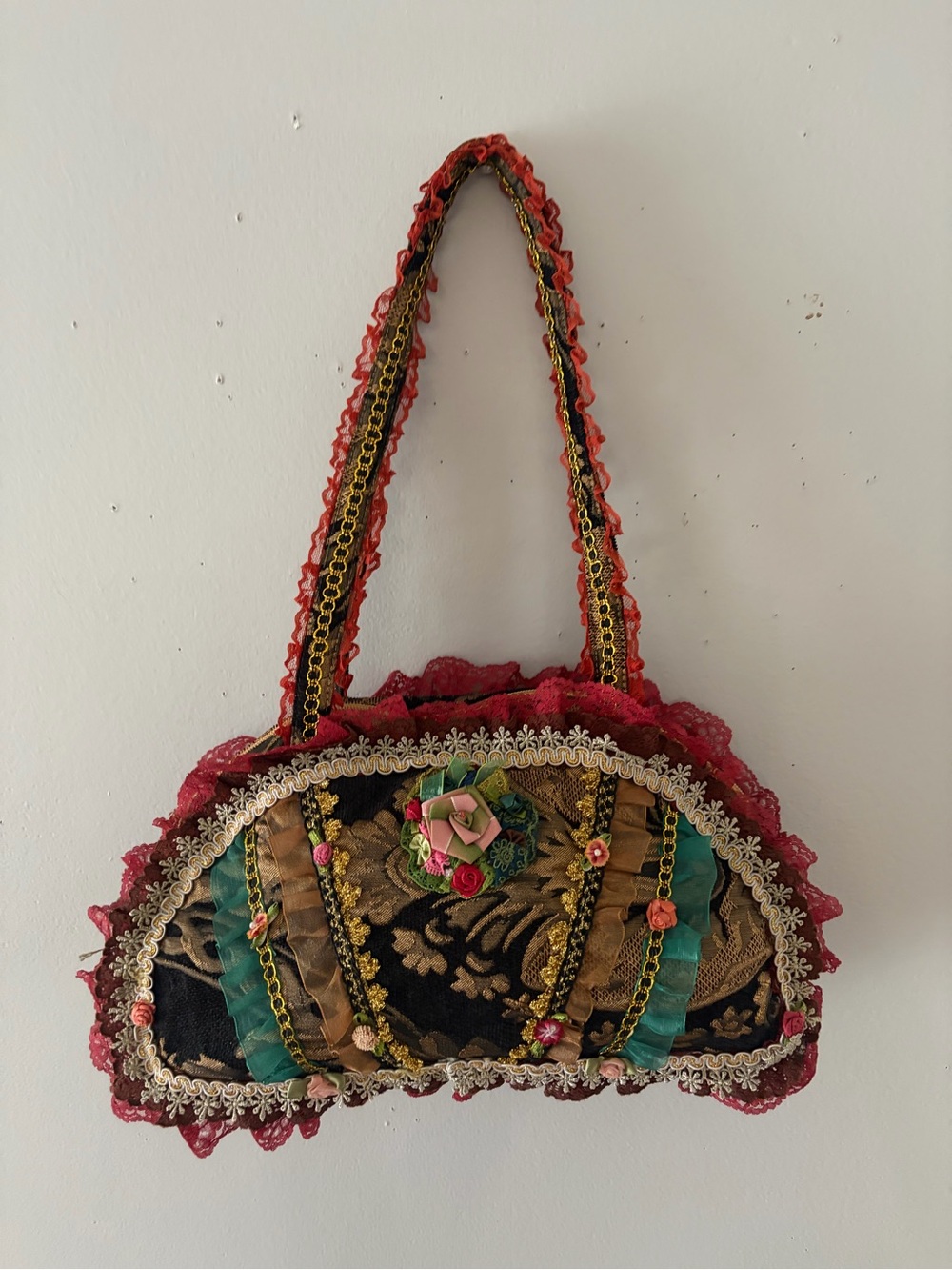 Vintage -style coquette maximalist handbag